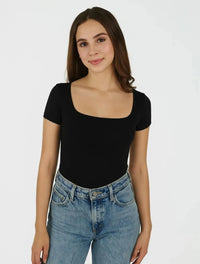 Blusa Manga Corta con Escote Cuadrado - The Couture