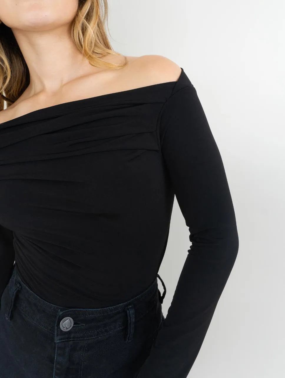 Blusa Para Mujer Negro Manga Larga y Escote Recto - The Supreme Negro - Molgoa