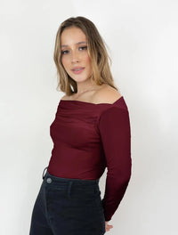 Blusa Para Mujer Vino Manga Larga y Escote Recto - The Supreme Vino - Molgoa