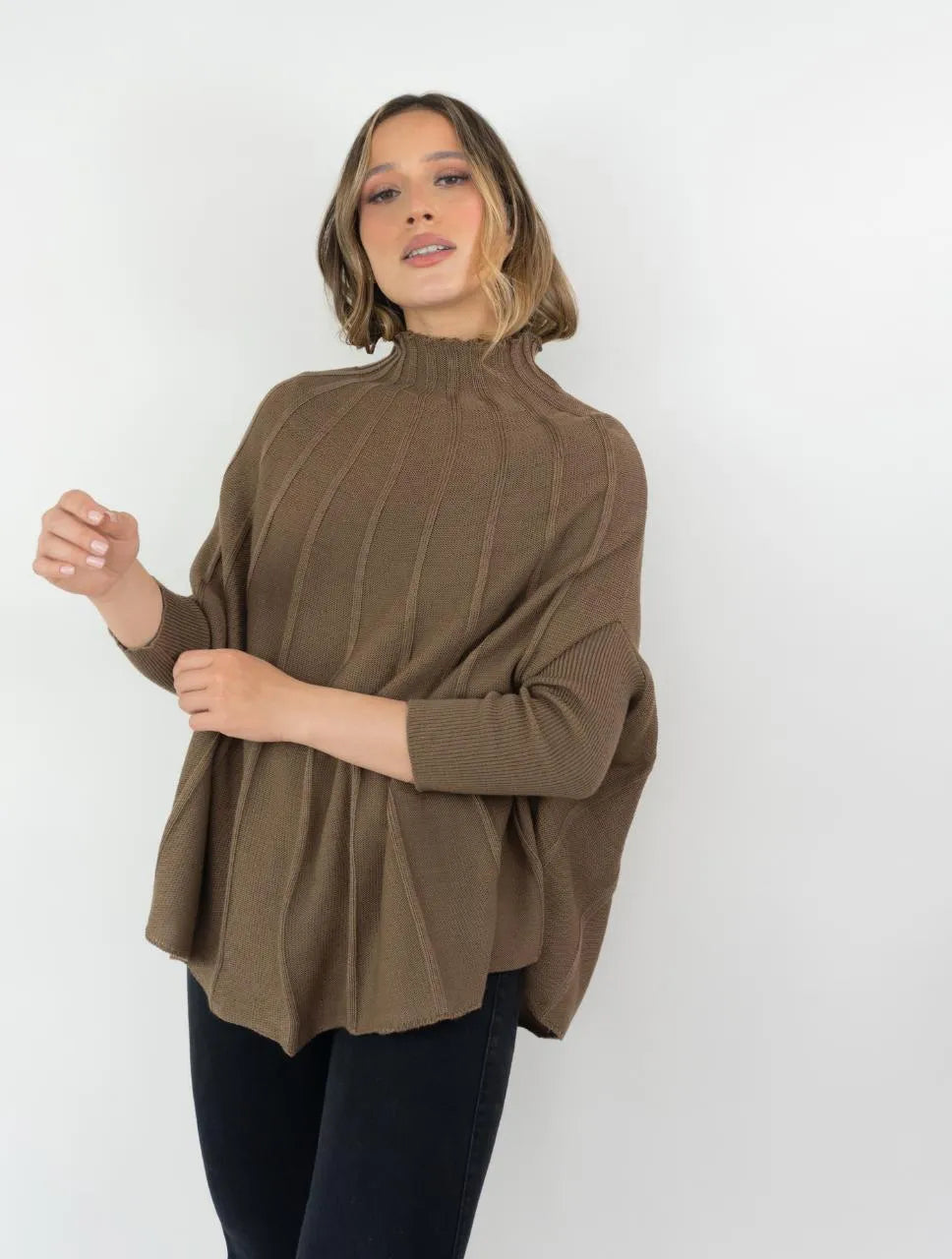 Capa Tejida para Mujer Cuello Alto - Olivia