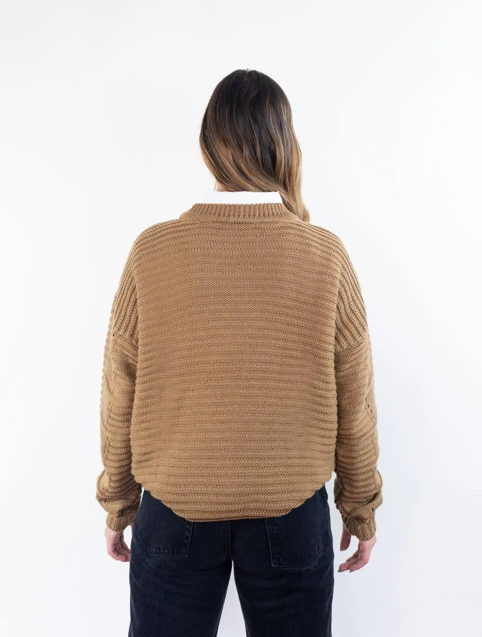 Suéter Cuello Redondo Con Detalle En Mangas - Elena Cocoa