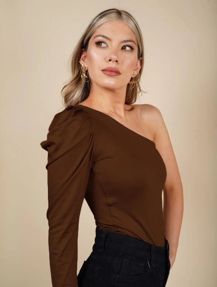 Body Escote Asimétrico Manga Bombacha - Safari Café - Molgoa