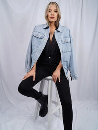 Chaqueta Jean con Apliques  - Cosmopolitan Azul