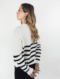 Suéter Para Mujer Blanco y  Negro Cuello Redondo Rayas  - The Posh Blanco y  Negro