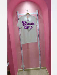 50. Camiseta blanca con estampado morado Floww En Perfecto Estado Exclusivo Estilo