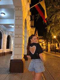 The Charm T-Shirt Camiseta