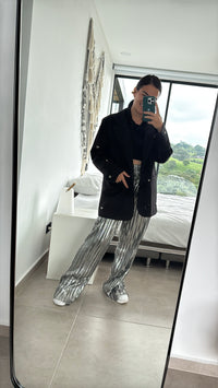 164. Pantalón Tiro Alto Plateado en Perfecto Estado Exclusivo Estilo