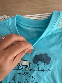 126. 2 Piezas Camisetas Para Bebé en Perfecto Estado Hecho a Mano Acabado