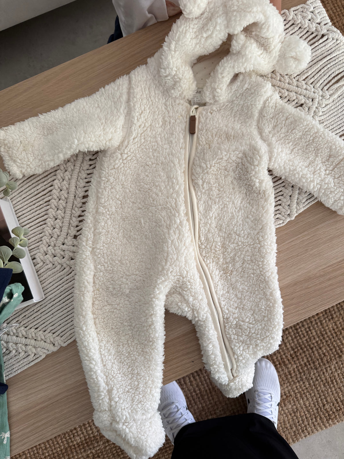 101. Enterizo Para Bebé Marfil Peludo H&M en Perfecto Estado Artesanal Diseño