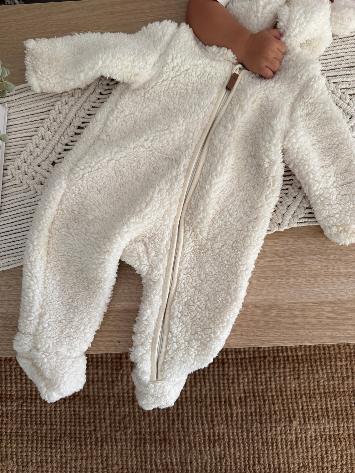 101. Enterizo Para Bebé Marfil Peludo H&M en Perfecto Estado Exclusivo Estilo