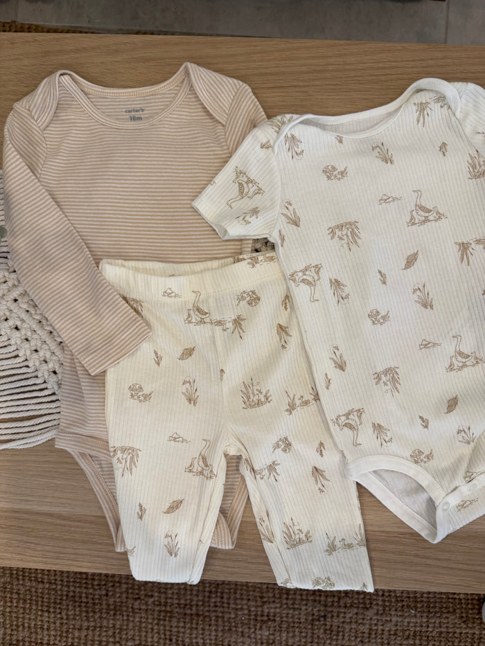 108. Set de 3 Piezas Para Bebé Carters en Perfecto Estado Artesanal Diseño
