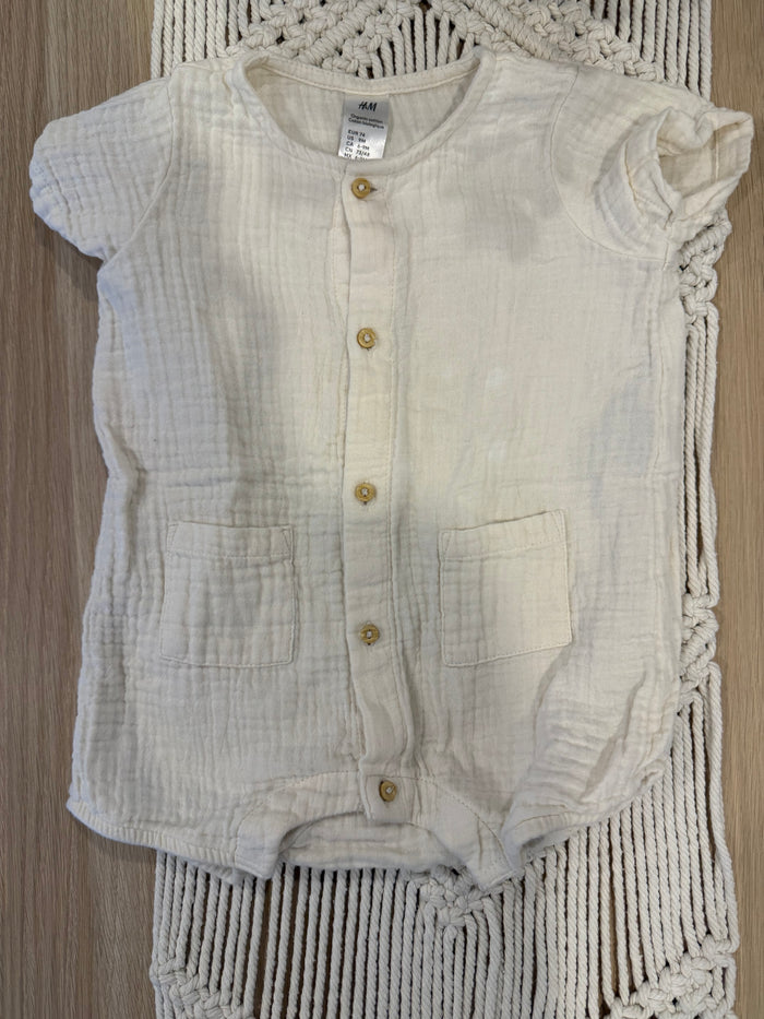 111. Enterizo Marfil Para Bebé H&M en Perfecto Estado Artesanal Diseño