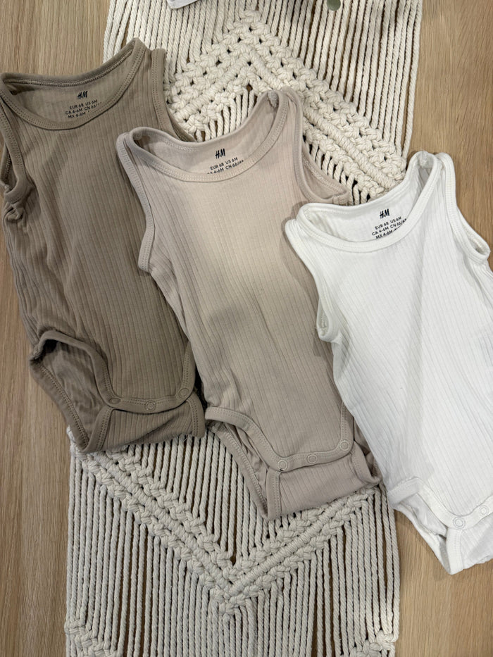 112. 3 Piezas de Enterizo Para Bebé H&M en Perfecto Estado Artesanal Diseño