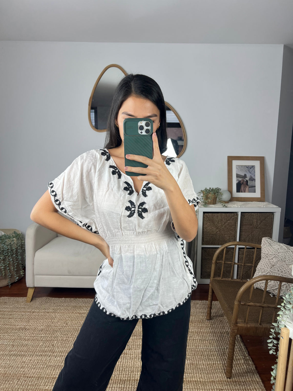 82. Blusa Blanca Interi Perfecto Estado Artesanal Diseño