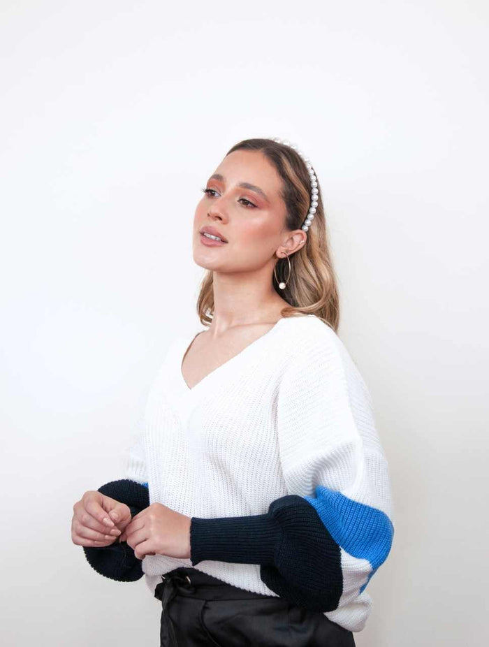 Suéter para Mujer Beige Cuello V - Paulette Blanco y Azul