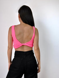 Square Neck Cropped Tank - Suki Fucsia Neón