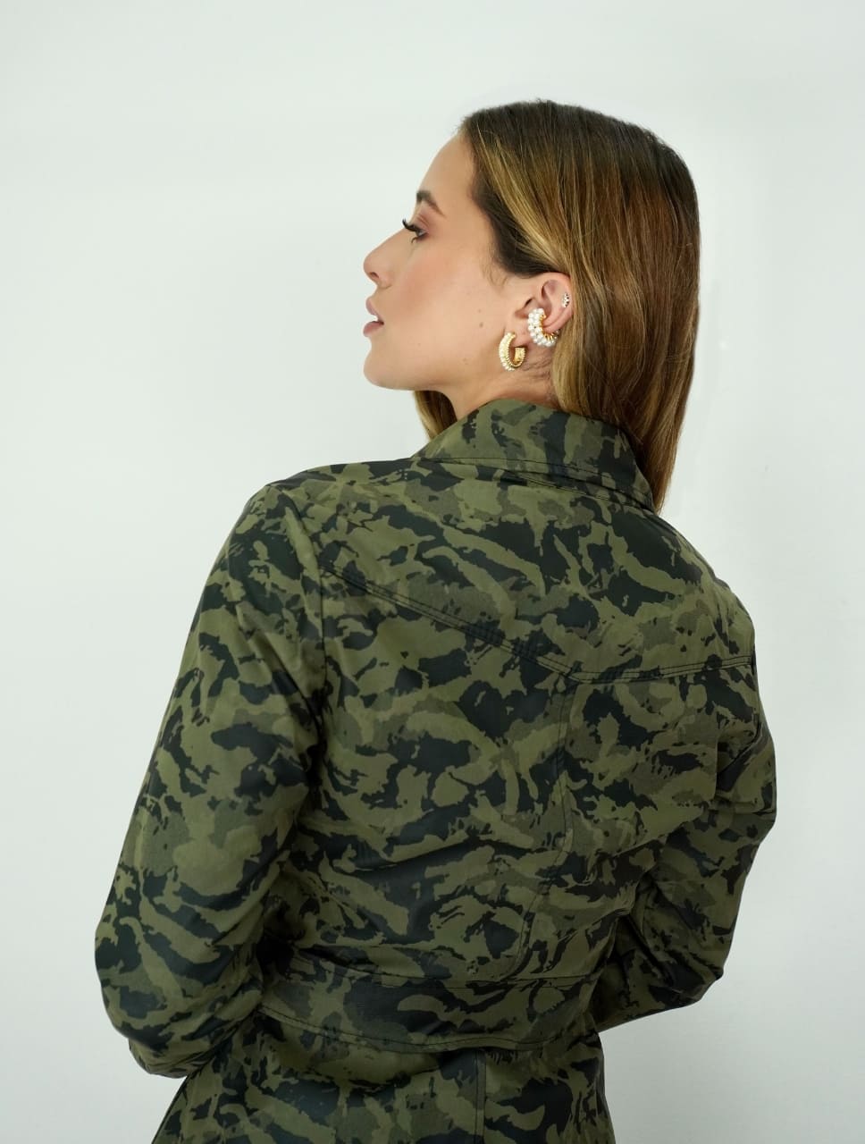 Chamarra verde militar mujer best sale