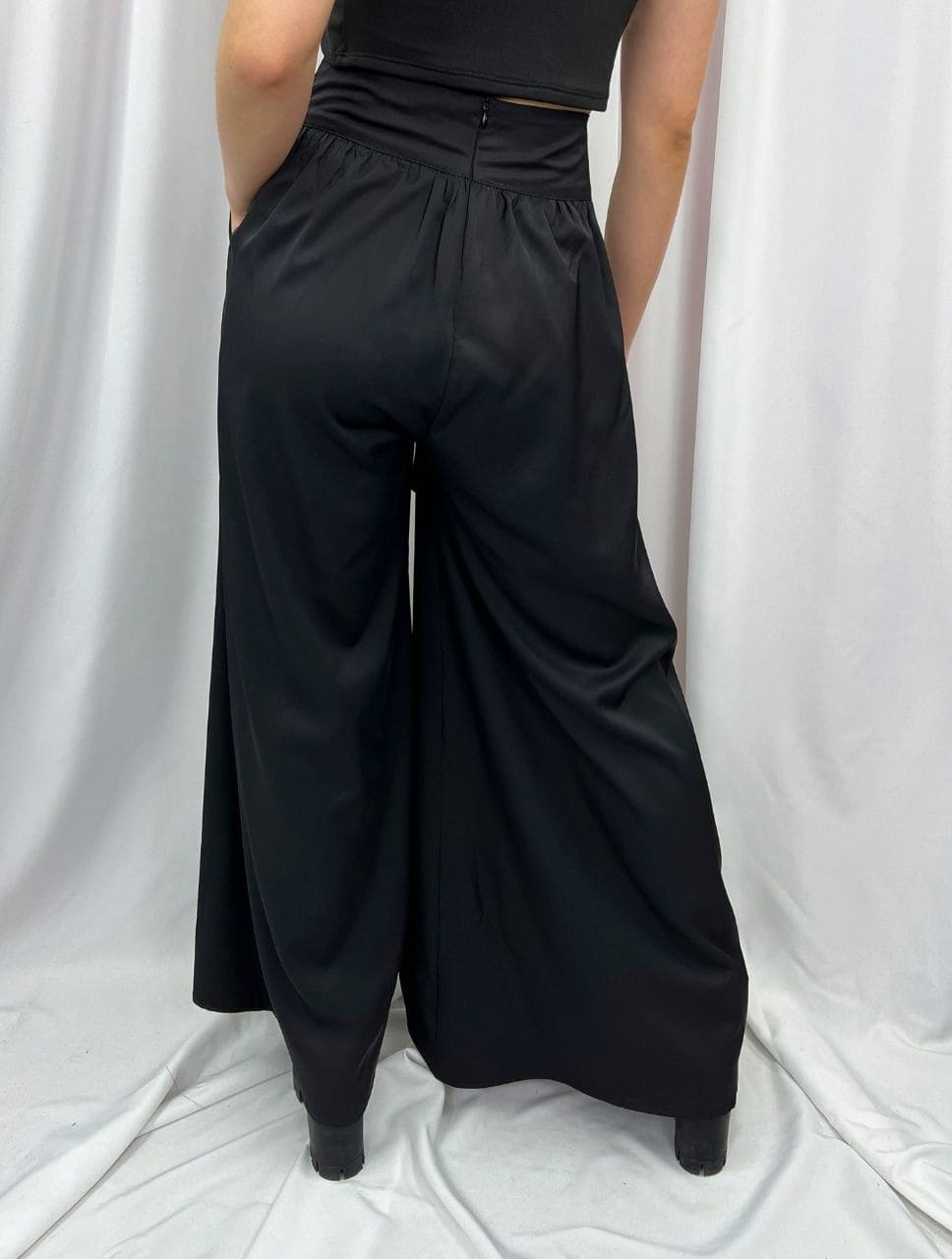 Pantalón para Mujer Negro Tiro Alto Fluido - Lia Negro